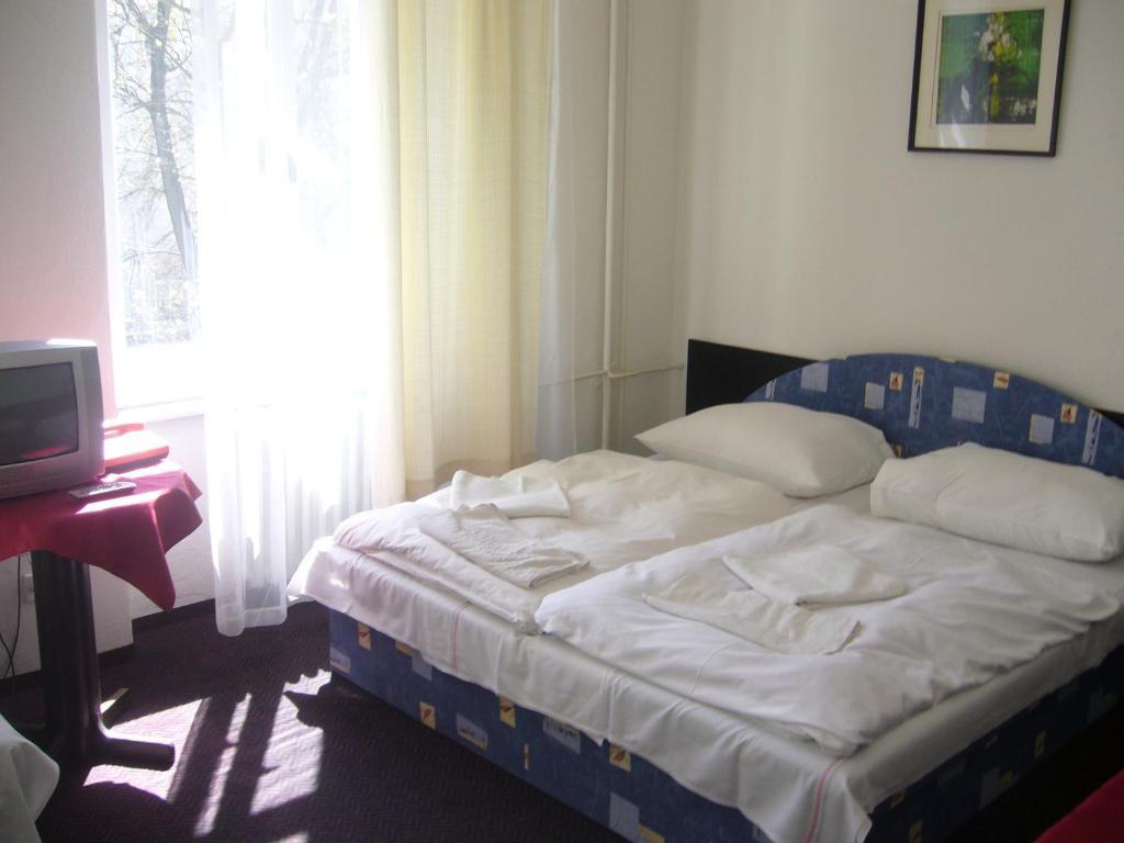 Hotel Posta Benesov  Exterior photo
